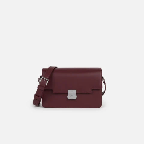 WE AR4 The Retro Leather Crossbody Bag in Red