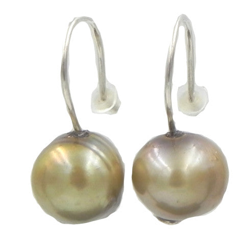 Jella-OlivePearlEarrings-2021-Pumpz