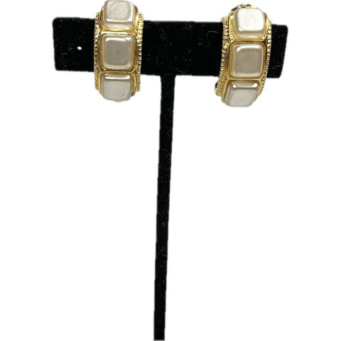 Vintage Chanel Gold and Pearl Clip On Earrings #36148