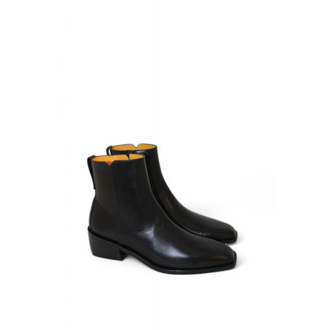 Mara Bini Claire Boot in Black