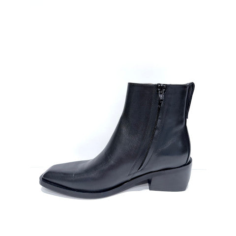 Mara Bini Claire Boot in Black