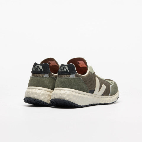 Veja Condor Royale Alveomesh Sneaker in Khaki