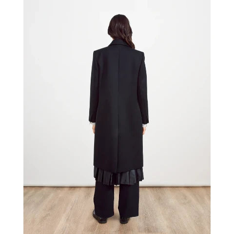 WE-AR4 Grammercy Pleated Coat in Black