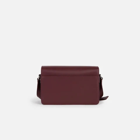 WE-AR4 The Retro Shoulder Bag in Oxblood