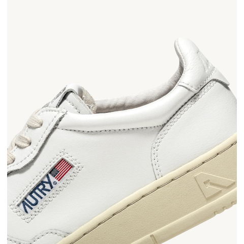 Autry LL15 Medalist Low white leather