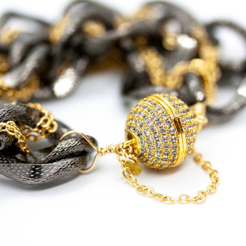 GoldfineJewelry-BossLadyGunmetalChainBracelet-2021-Pumpz
